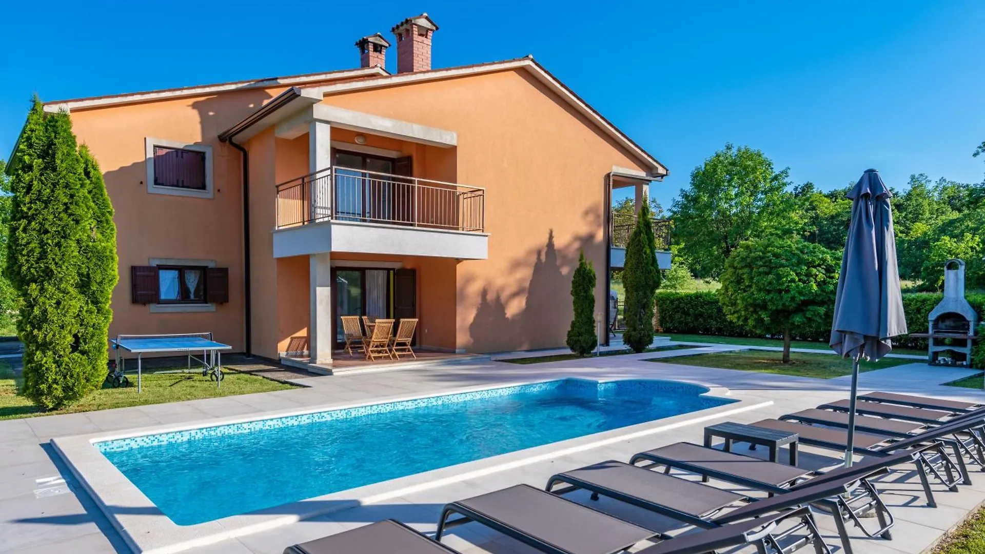 Villa Letish, A Charming And Inviting Mediterranean Villa Santalezi
