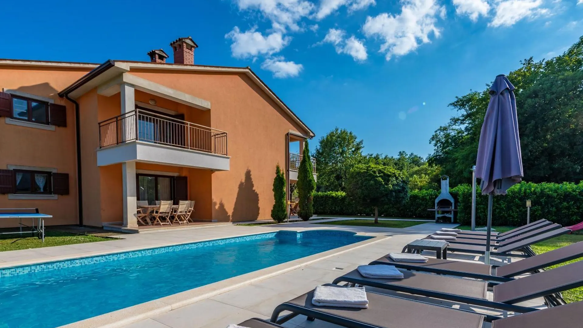 Villa Letish, A Charming And Inviting Mediterranean Villa Santalezi